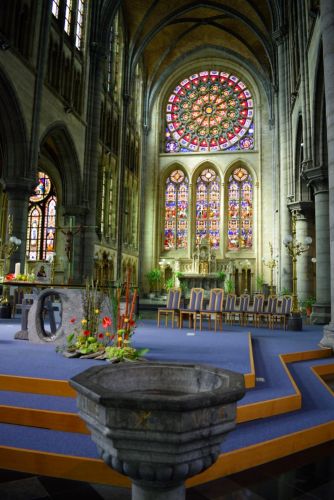 interieur eglise saint martin arlon