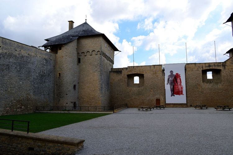 interieur-chateau-malbrouck