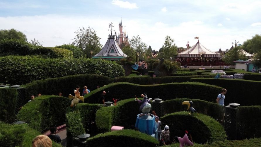 labyrinthe alice disneyland paris