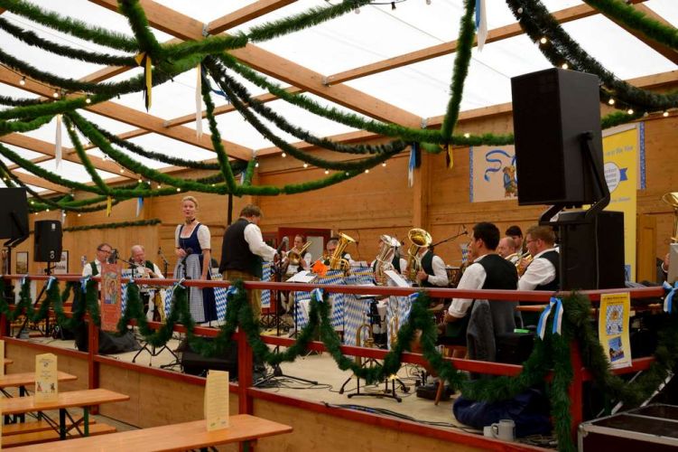 oktoberfest-scene-musicale