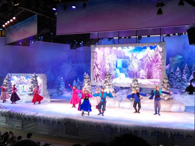 reine des neiges spectacle disneyland paris 4