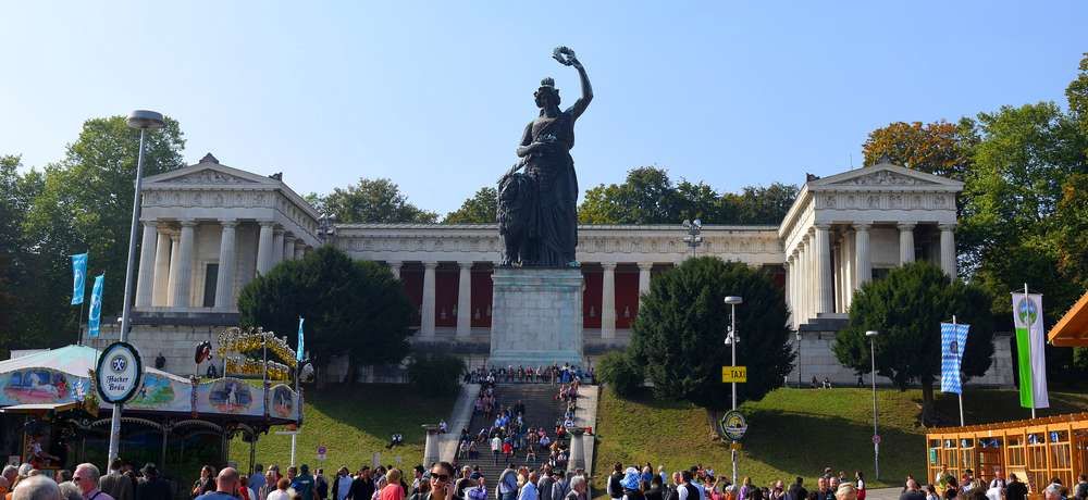 statue-bavaria-munich