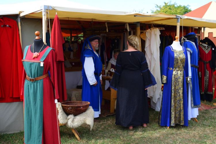 vendeur-costume-medieval