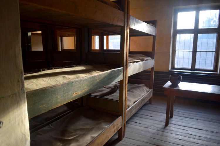 chambre-prisonniers-auschwitz