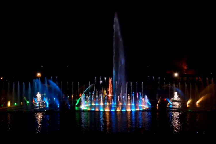 fontaine-halle-du-centenaire-wroclaw