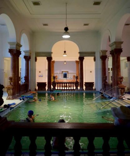 bains-thermaux-szechenyi