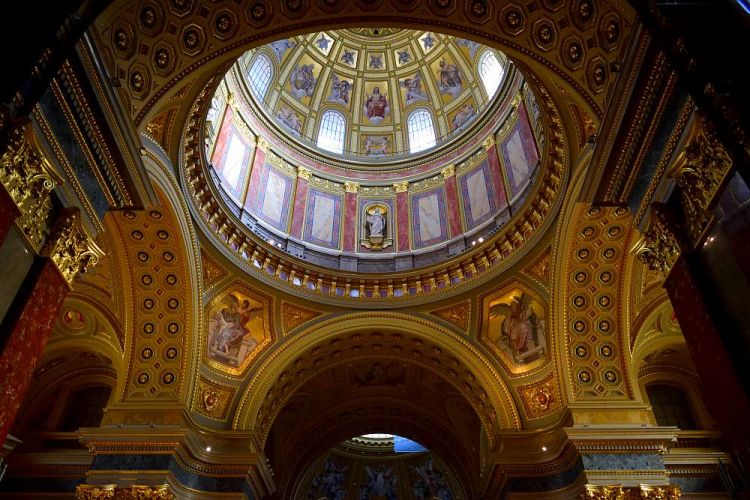 basilique-saint-etienne-interieur