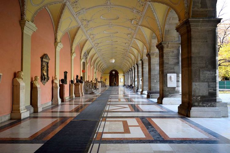 cour-exterieure-universite-vienne