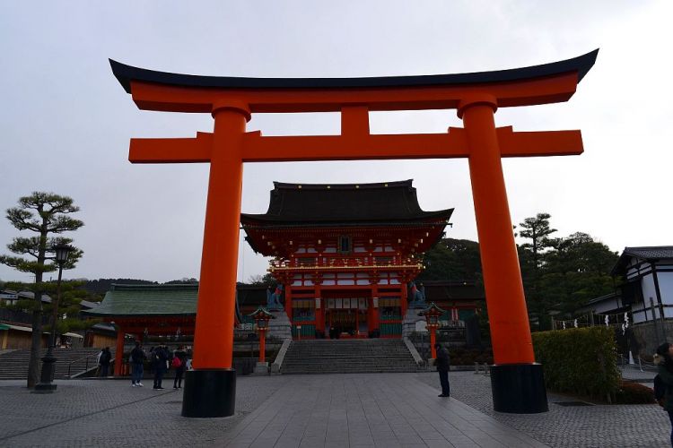 Fushimi Inari Taisha entree