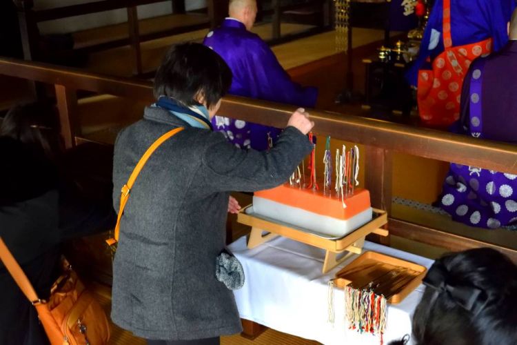 ceremonie temple bouddhiste japon