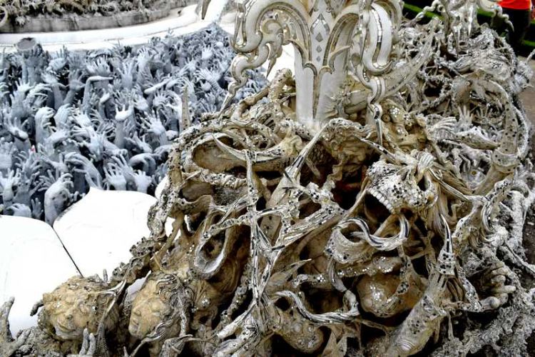 enfer Wat Rong Khun